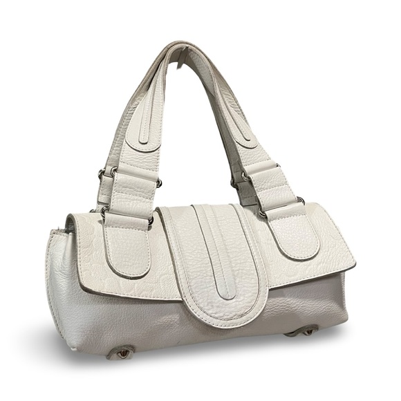Chloé Saskia White Leather Flower Embossed Shoulder Bag - Picture 4 of 10